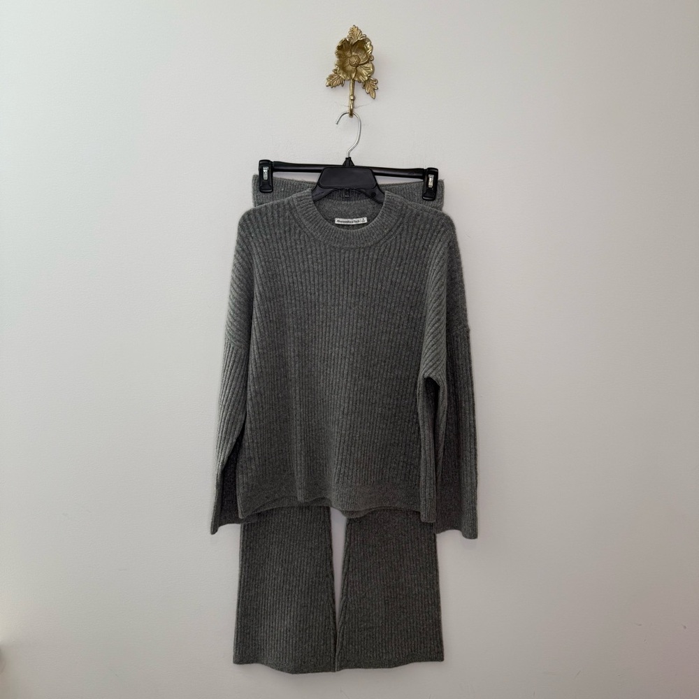 Abercrombie & Fitch Gray Knit Set